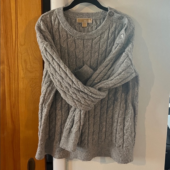 Michael Kors Light Gray Cable Knit Sweater size L - Picture 1 of 3